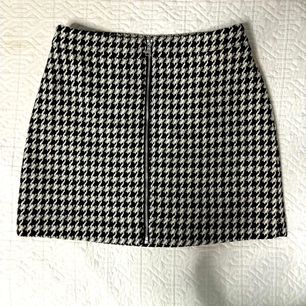 Express Black, Gray and White Wool Blend Houndstooth Skirt